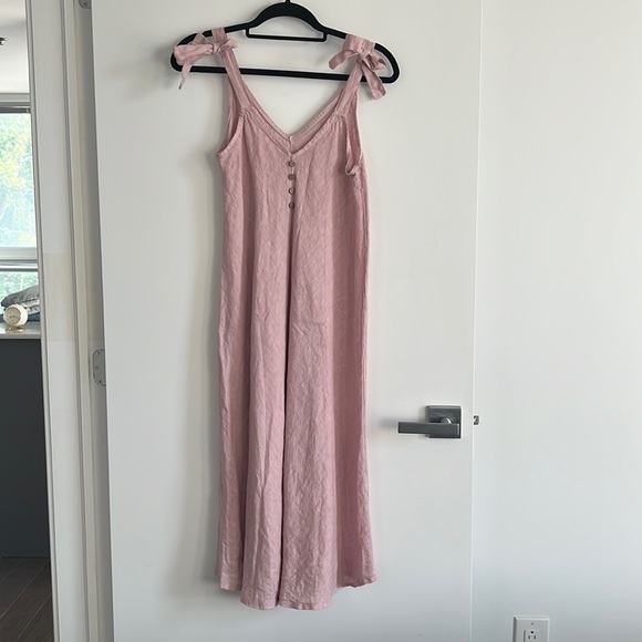 Dresses & Skirts - NWOT Maxi Linen Pink Dress with bows